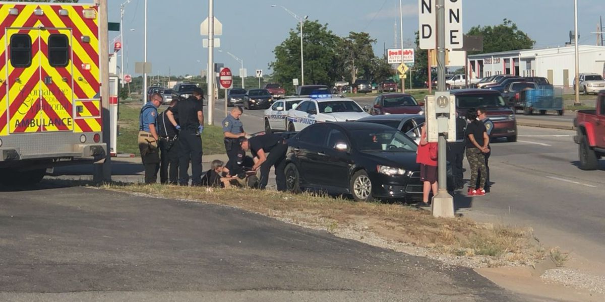 Minor injuries reported in Lawton car crash