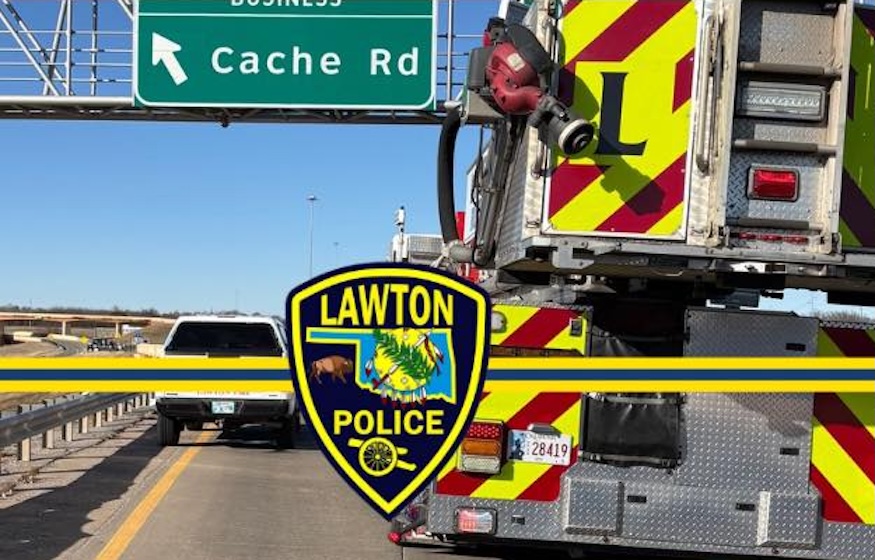 Two-vehicle accident involving horse trailer on I-44 near Cache Road leaves drivers with minor injuries