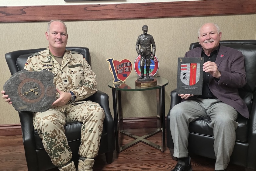 Lawton Oklahoma City Government receives gift from Güllesheim delivered by German Air Force liaison officer